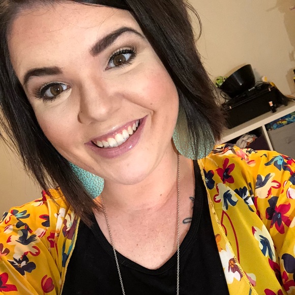 Meet your Posher, Kayla - Picture 1 of 8